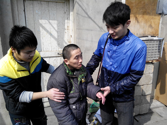 航空机械制造学院组织开展“学雷峰——走进特殊儿童服务中心”实践活动
