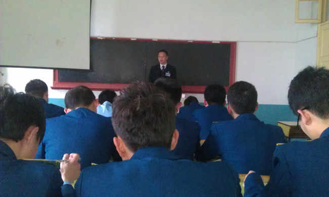 学生党支部党的群众路线教育实践活动  　　专题学习